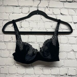 VINTAGE Victoria's Secret Black Bra with Silver Embroidery 34B